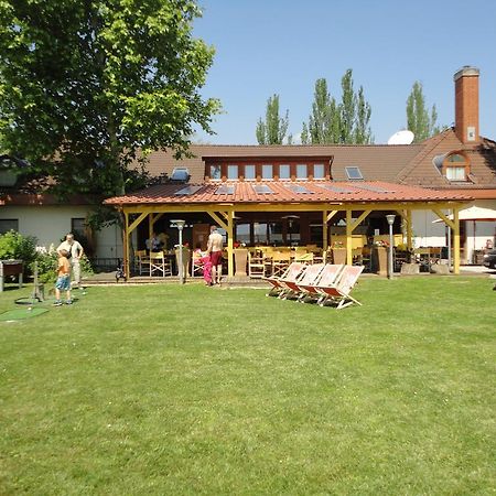 Hotel Monopoly Balatonalmádi Kültér fotó