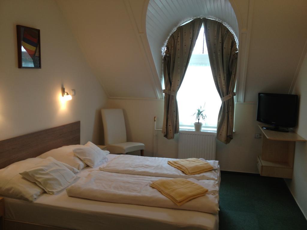 Hotel Monopoly Balatonalmádi Kültér fotó