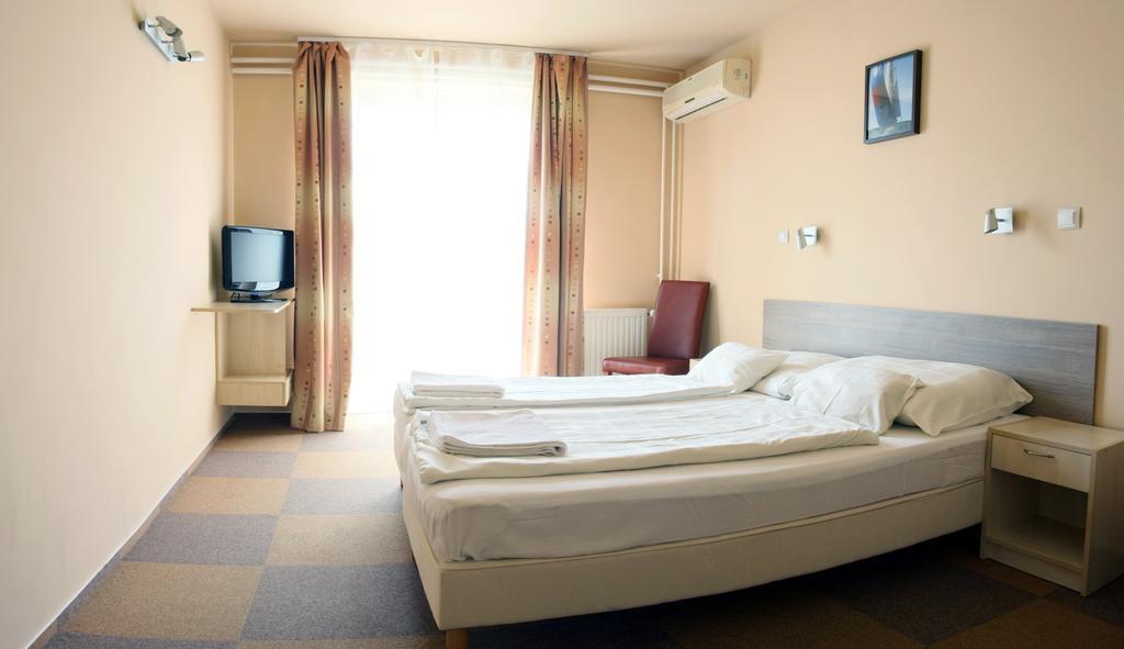 Hotel Monopoly Balatonalmádi Kültér fotó