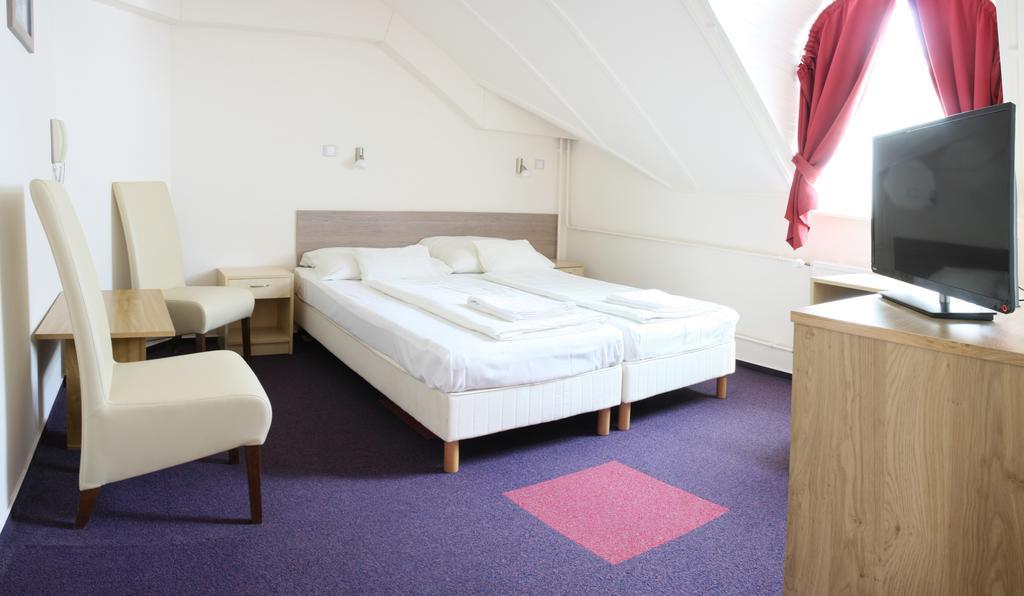 Hotel Monopoly Balatonalmádi Kültér fotó