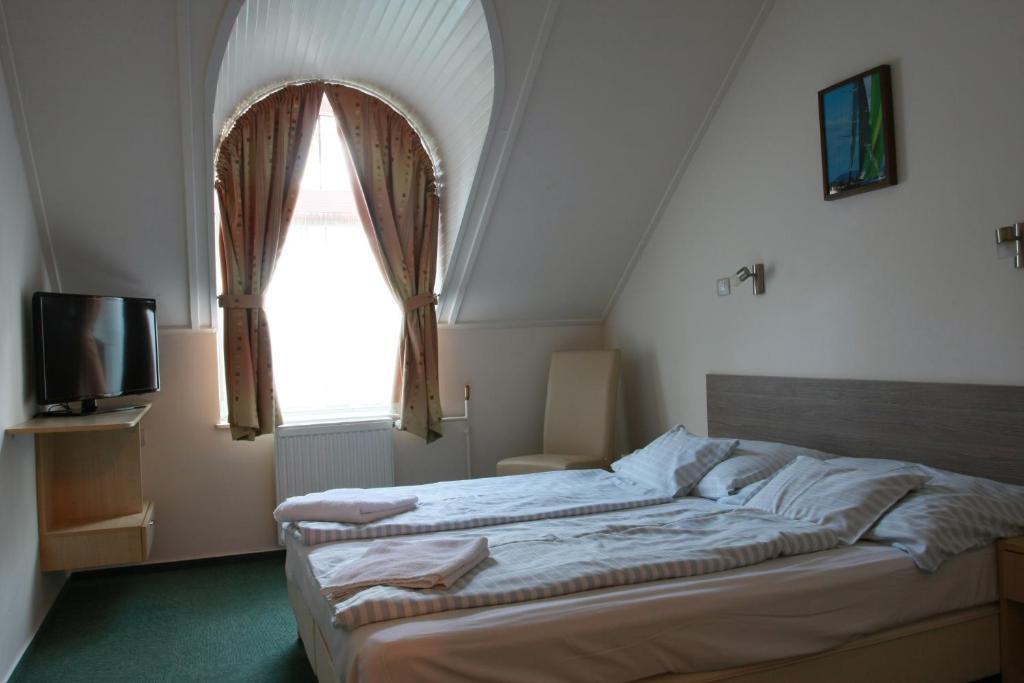 Hotel Monopoly Balatonalmádi Kültér fotó