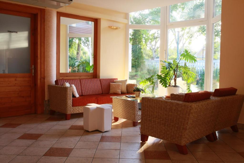 Hotel Monopoly Balatonalmádi Kültér fotó