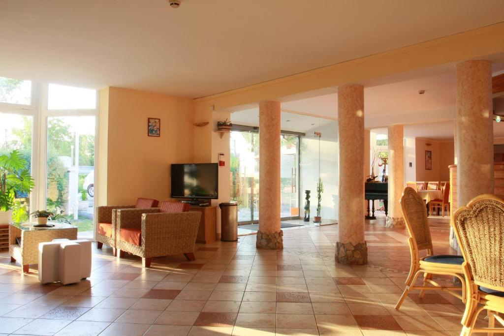 Hotel Monopoly Balatonalmádi Kültér fotó